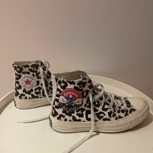 Chuck 70 Logo Play High Top

Size 5.5 M (7.5 W)